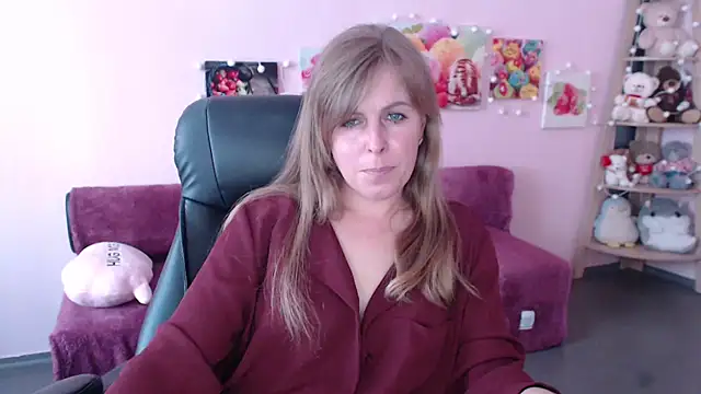 Snapshot of Hot_Milady chatting on May 5, 7:27 am Hot Milady online show from May 5, 7:27 am