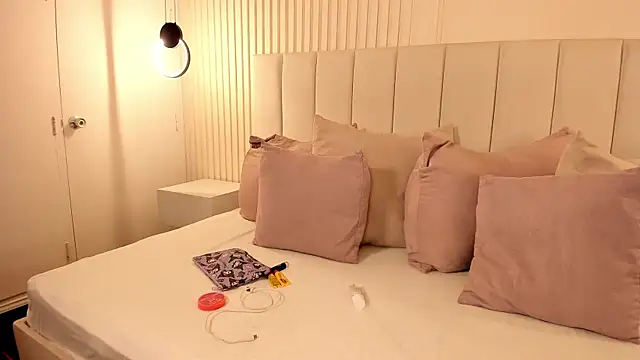 gabby london online show from June 22, 11:29 am