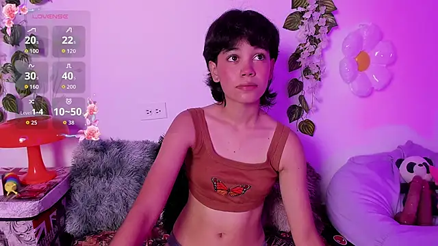 Snapshot of fernanda_indie chatting on November 4, 10:09 pm fernanda indie online show from November 4, 10:09 pm