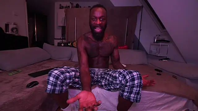 Snapshot of MacTroy chatting on January 5, 4:16 pm MacTroy online show from January 5, 4:16 pm