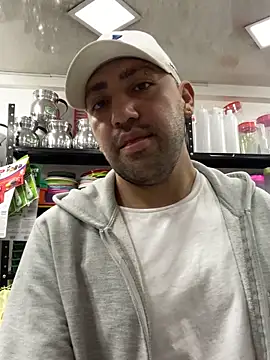 JuanZapata33 online show from October 7, 11:13 pm