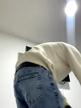 JuanZapata33 online show from December 16, 2:16 am