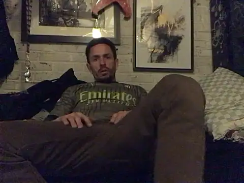 Snapshot of Gman143187 chatting on December 10, 10:06 am Gman143187 online show from December 10, 10:06 am