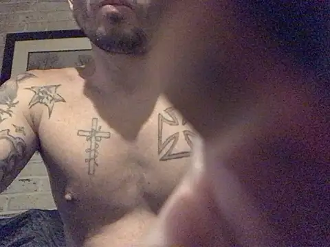 Snapshot of Gman143187 chatting on December 19, 10:45 am Gman143187 online show from December 19, 10:45 am