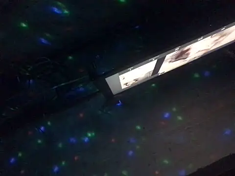 Snapshot of Gman143187 chatting on December 27, 4:15 am Gman143187 online show from December 27, 4:15 am