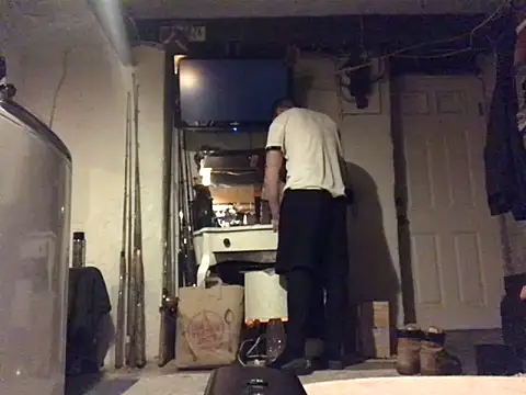 Snapshot of Gman143187 chatting on January 6, 11:09 pm Gman143187 online show from January 6, 11:09 pm