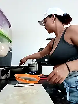 luna hell online show from March 7, 3:39 pm