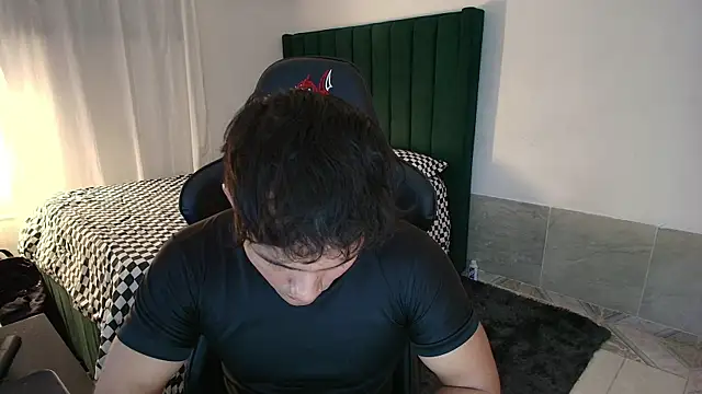man dur07 online show from June 30, 11:17 pm