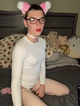 Snapshot of YourFavTwinkie chatting on November 9, 5:50 am YourFavTwinkie online show from November 9, 5:50 am