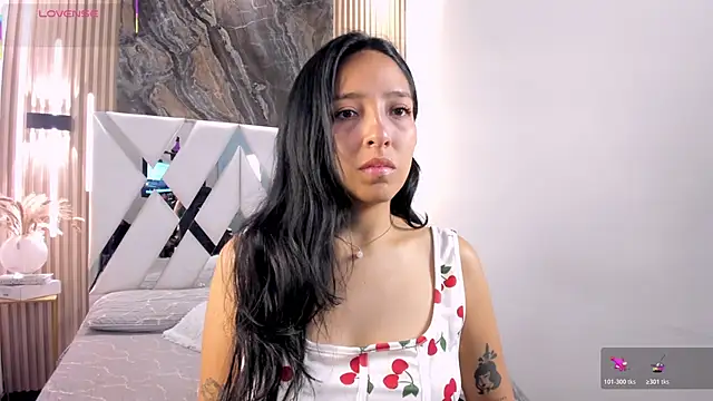 Snapshot of Valery_wang chatting on May 7, 11:48 am Valery wang online show from May 7, 11:48 am
