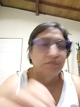 Snapshot of florecita69 chatting on October 9, 1:58 am florecita69 online show from October 9, 1:58 am