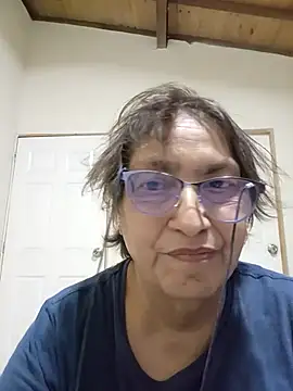 Snapshot of florecita69 chatting on October 29, 2:58 am florecita69 online show from October 29, 2:58 am