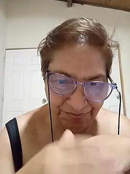 Snapshot of florecita69 chatting on November 14, 2:16 pm florecita69 online show from November 14, 2:16 pm