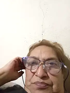 Snapshot of florecita69 chatting on November 28, 12:46 am florecita69 online show from November 28, 12:46 am