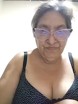 florecita69 online show from May 3, 1:22 am