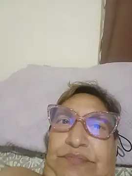 florecita69 online show from June 18, 4:35 am