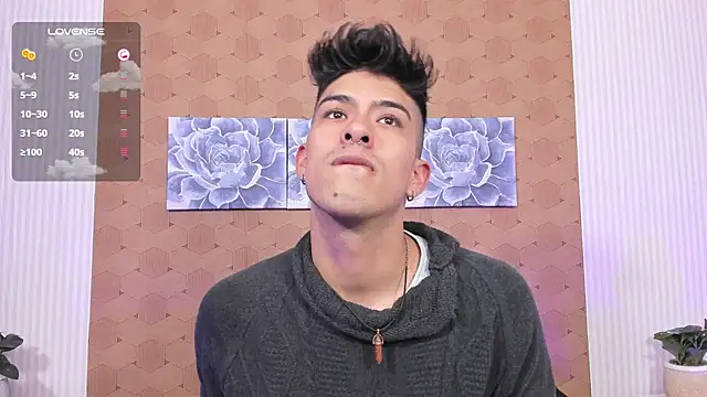 Ryan Clark  online show from December 2, 7:38 pm