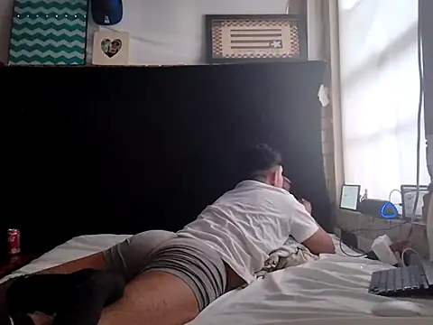 Snapshot of christphor chatting on December 17, 2:44 pm christphor online show from December 17, 2:44 pm