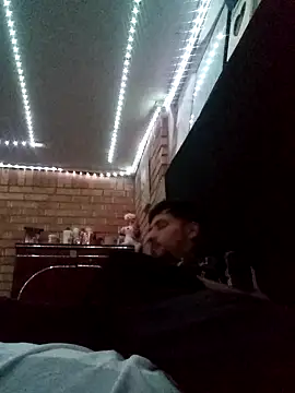 Snapshot of christphor chatting on December 22, 9:33 am christphor online show from December 22, 9:33 am