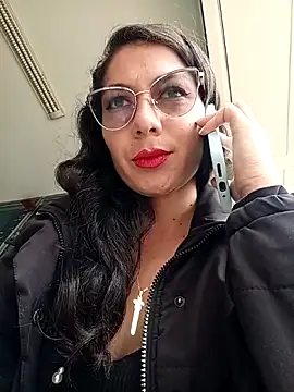 Snapshot of VALERY-03_ chatting on May 13, 5:10 pm VALERY-03 online show from May 13, 5:10 pm