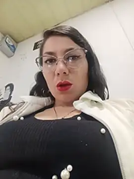 Snapshot of VALERY-03_ chatting on July 22, 9:06 pm VALERY-03 online show from July 22, 9:06 pm