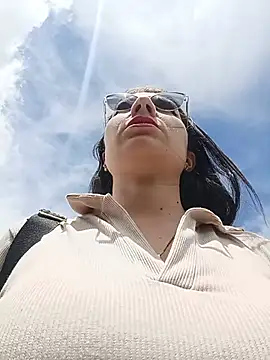 Snapshot of VALERY-03_ chatting on July 24, 5:11 pm VALERY-03 online show from July 24, 5:11 pm