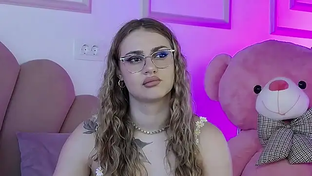 Snapshot of Abby__White chatting on July 28, 4:16 pm Abby White online show from July 28, 4:16 pm