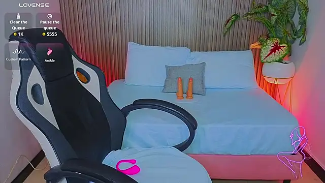 angelica dymond online show from March 17, 12:30 pm