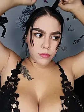 Snapshot of BigTits_Kitty chatting on June 24, 11:42 am BigTits Kitty online show from June 24, 11:42 am
