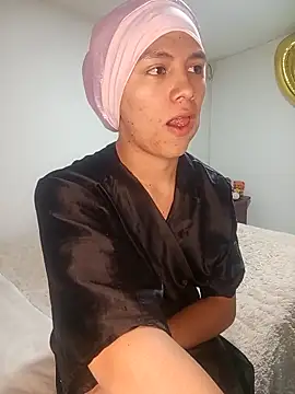 giuliana andrade online show from October 11, 12:10 am