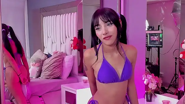 Snapshot of Kitty_Eliffe chatting on March 22, 10:37 pm Kitty Eliffe online show from March 22, 10:37 pm