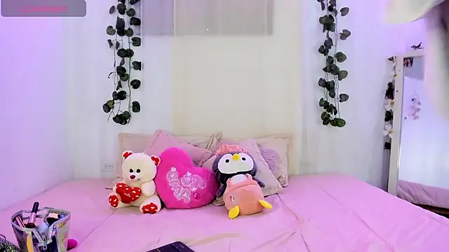 catalina and roger online show from October 8, 9:34 pm