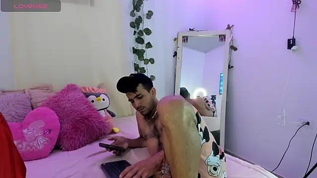 catalina and roger online show from October 22, 12:05 pm