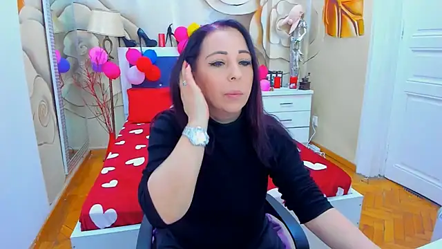 Snapshot of LauraSin chatting on February 12, 11:51 am LauraSin online show from February 12, 11:51 am