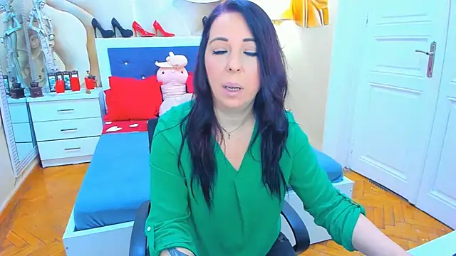 Snapshot of LauraSin chatting on March 11, 4:10 am LauraSin online show from March 11, 4:10 am