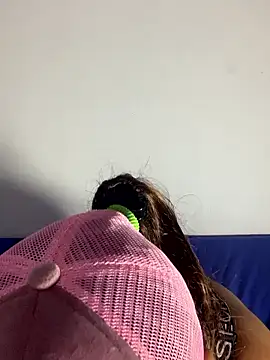 Snapshot of Jeroliee_viyana chatting on November 23, 3:28 am Jeroliee viyana online show from November 23, 3:28 am