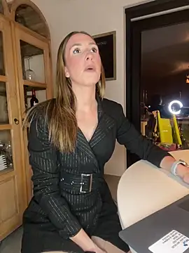 Snapshot of lola_tentatiion chatting on February 21, 8:38 pm lola tentatiion online show from February 21, 8:38 pm