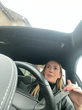 Snapshot of lola_tentatiion chatting on February 22, 9:45 am lola tentatiion online show from February 22, 9:45 am