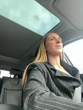 Snapshot of lola_tentatiion chatting on February 27, 1:38 pm lola tentatiion online show from February 27, 1:38 pm