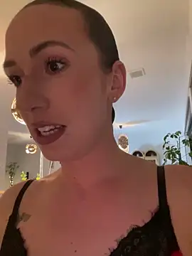 Snapshot of lola_tentatiion chatting on February 28, 8:39 pm lola tentatiion online show from February 28, 8:39 pm