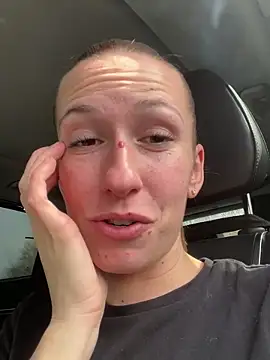 Snapshot of lola_tentatiion chatting on March 21, 1:23 pm lola tentatiion online show from March 21, 1:23 pm