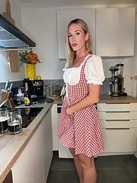 lola tentatiion online show from September 19, 7:03 pm