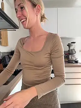 Snapshot of lola_tentatiion chatting on September 27, 11:37 am lola tentatiion online show from September 27, 11:37 am