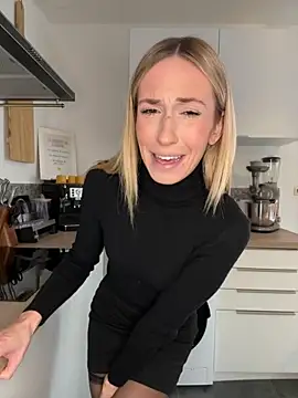 Snapshot of lola_tentatiion chatting on October 9, 7:17 am lola tentatiion online show from October 9, 7:17 am