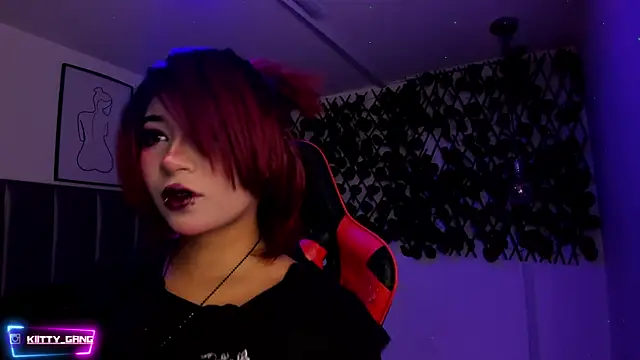 Kitty Gang online show from January 15, 2:27 am