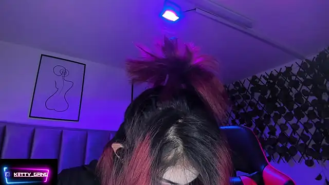 Kitty Gang online show from January 17, 1:54 am