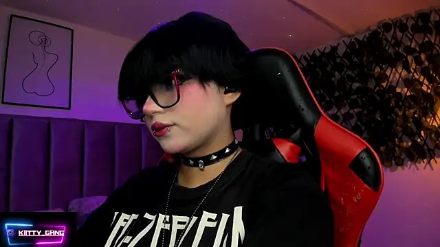 Kitty Gang online show from February 5, 1:21 am