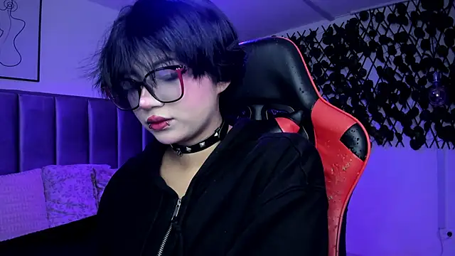 Kitty Gang online show from March 5, 1:34 am