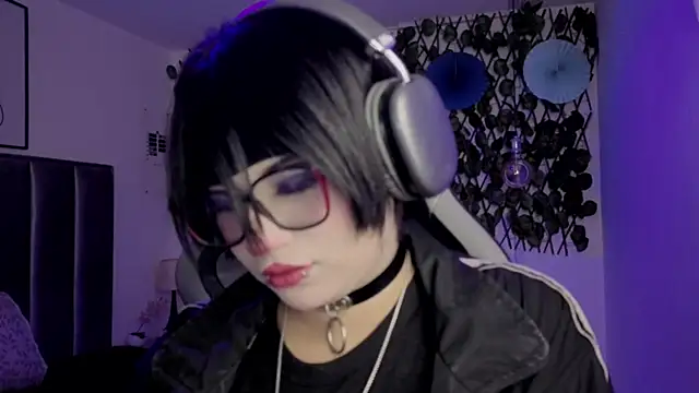 Kitty Gang online show from April 30, 1:23 am
