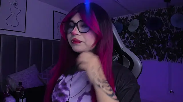 Kitty Gang online show from May 2, 1:21 am